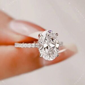 Elegant Silver Gemstone Ring